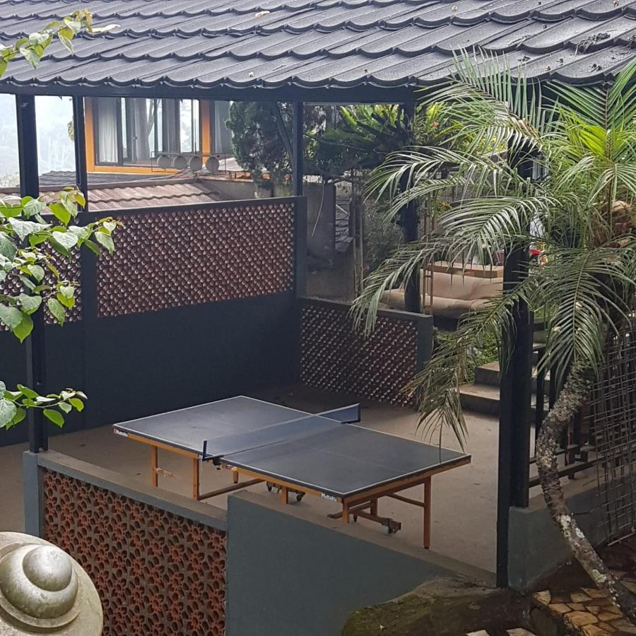 Villa Chacha At Macarena, Megamendung Exterior foto